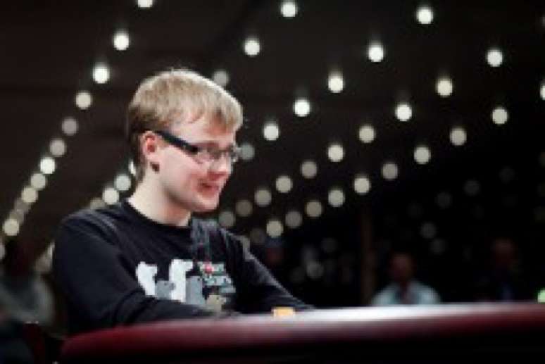 Jogador do time da PokerStars, Mickey Petersen conta um pouco da sua experiência em torneios grandes (Divulgação)