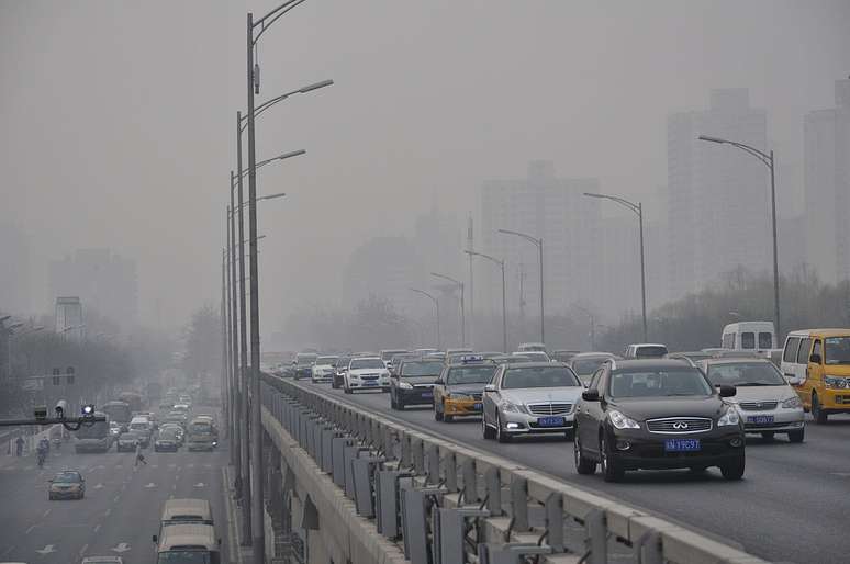 Governo chinês pediu que as pessoas não usassem carros e permanecessem em casa para reduzir poluição 
