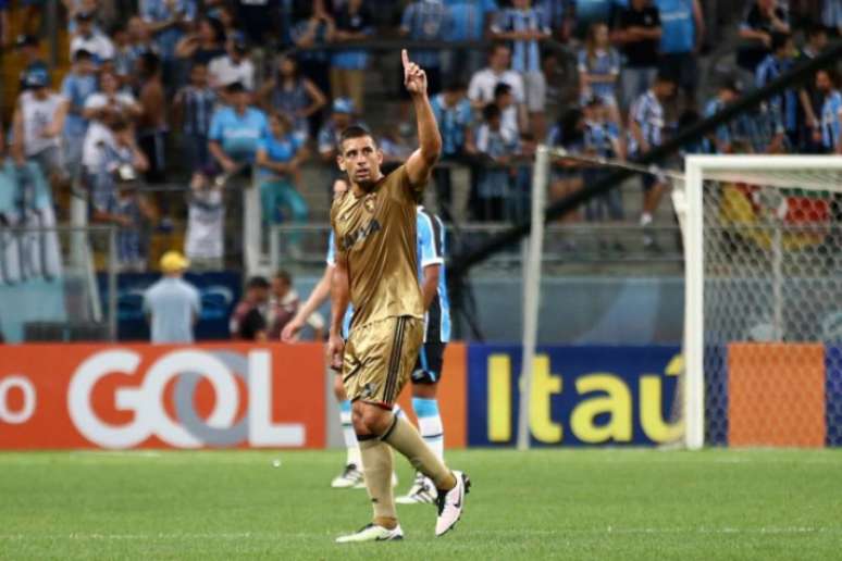 Diego Souza segue no Sport até 2018 (Foto: Pedro H. Tesch/Eleven/Lancepress!)