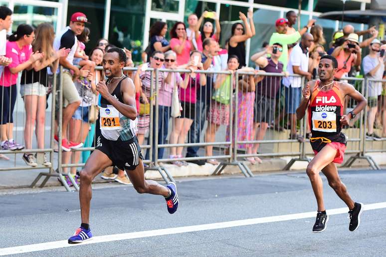 Leul Aleme abriu vantagem bem no fim da prova e conquistou o t&iacute;tulo