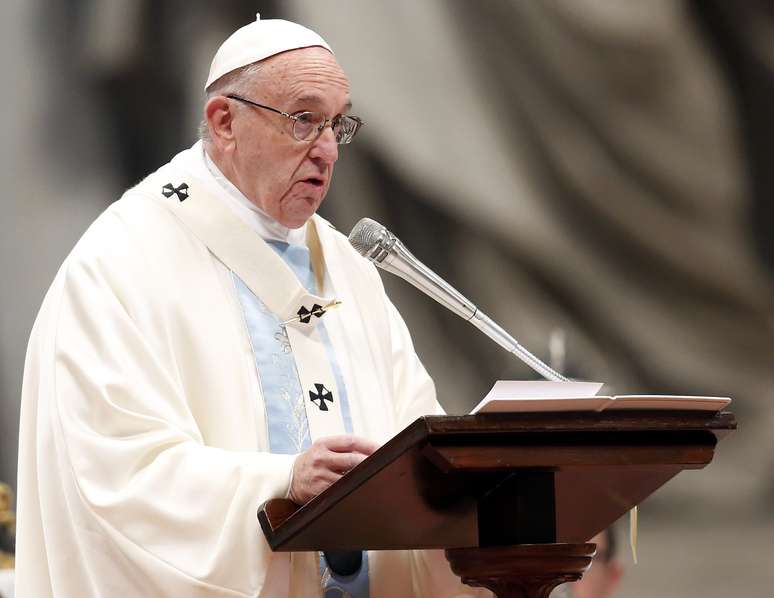 Pe&ccedil;o ao Senhor que apoie todos os homens de boa vontade que fazem frente &agrave; praga do terrorismo.