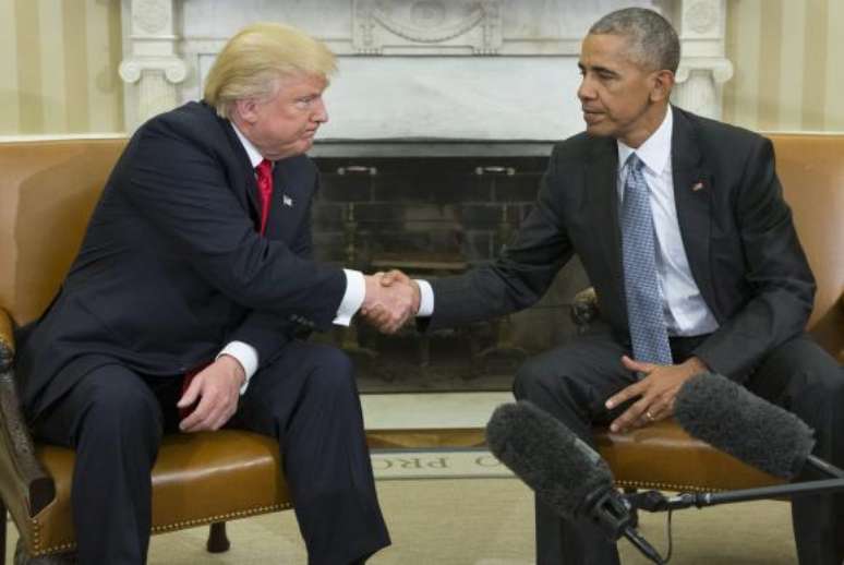 Apesar do aperto de mãos, são profundas as divergências políticas entre o atual presidente dos Estados Unidos, Barack Obama e o seu sucessor Donald Trump