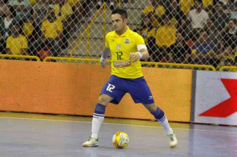 Leozinho, do Sorocaba, vence pela segunda vez prêmio de melhor jogador  jovem de futsal do mundo, futsal