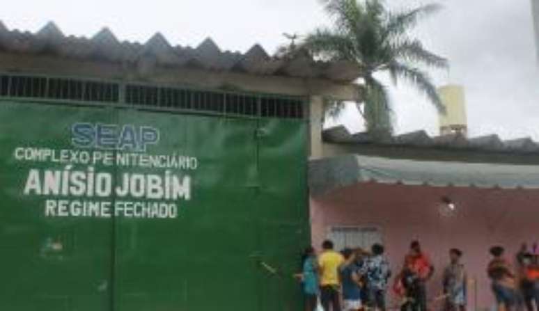 Fachada do Complexo Penitenciário Anísio Jobim, em Manaus