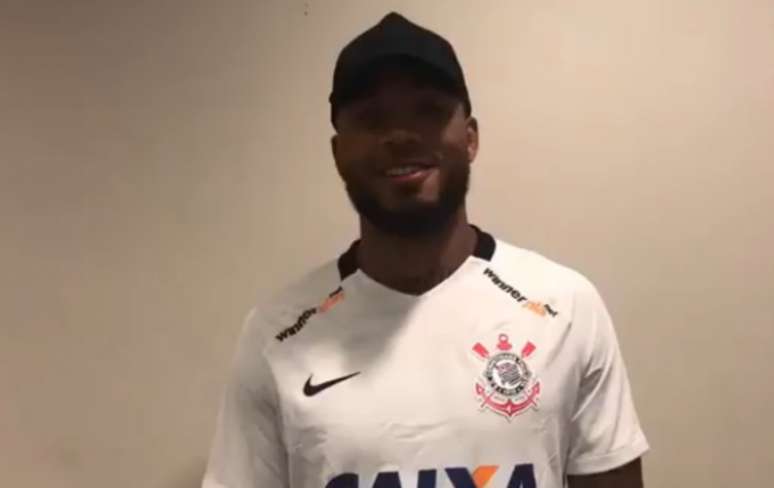 Kazim se apresentou à torcida por meio de um vídeo publicado nas redes sociais (Foto: Reprodução/Corinthians TV)