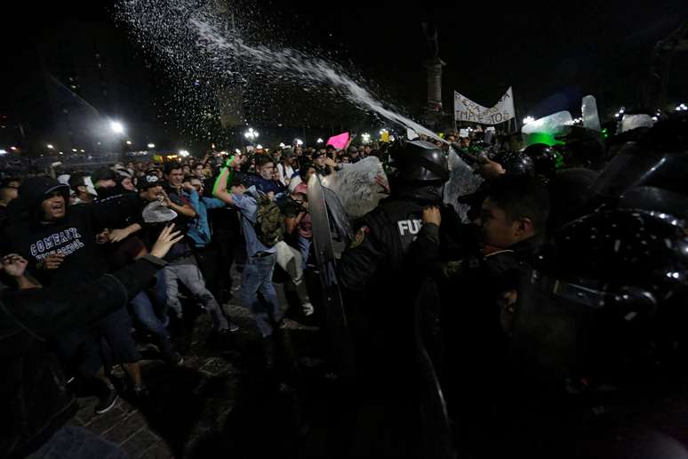 Vinte e uma pessoas foram presas no protesto