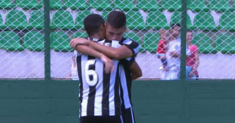 A comemoração de Alison no primeiro gol do Botafogo contra o Rio Preto (Foto: Reprodução/SPORTV)