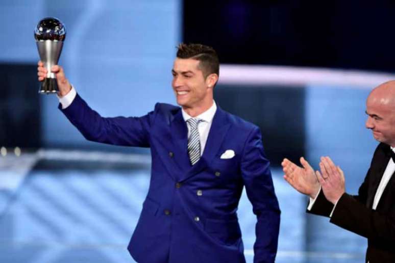 Cristiano Ronaldo foi eleito pela quarta vez (Foto: Fabrice Coffrini / AFP)