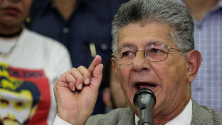 Henry Ramos Allup, um dos l&iacute;deres da oposi&ccedil;&atilde;o, n&atilde;o acredita que a decis&atilde;o seja um gesto in&uacute;til
