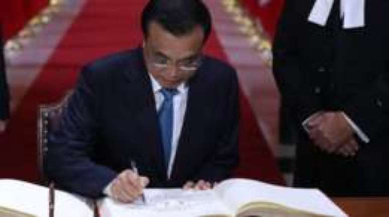 Li Keqiang reclamou da qualidade das canetas esferogr&aacute;ficas do pa&iacute;s