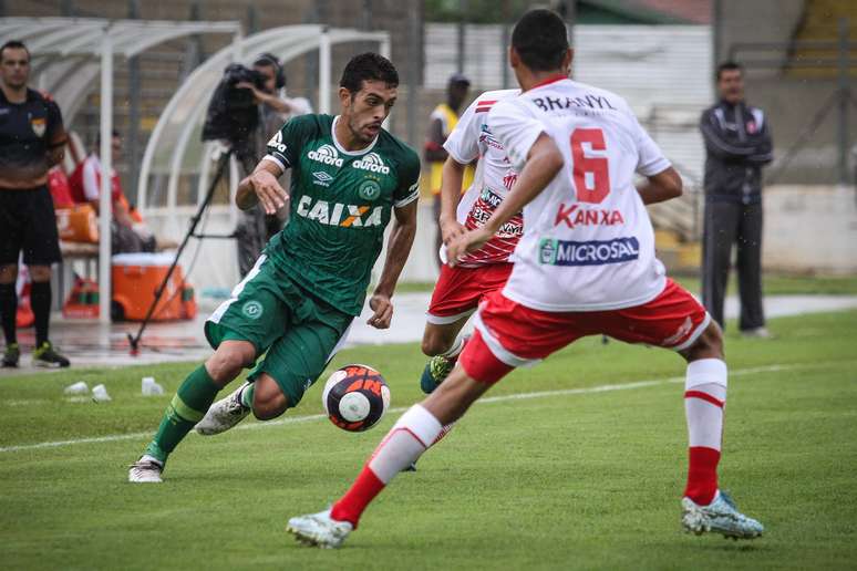 Mateus Fauth, jogador da Chapecoense, durante partida contra o Capivariano