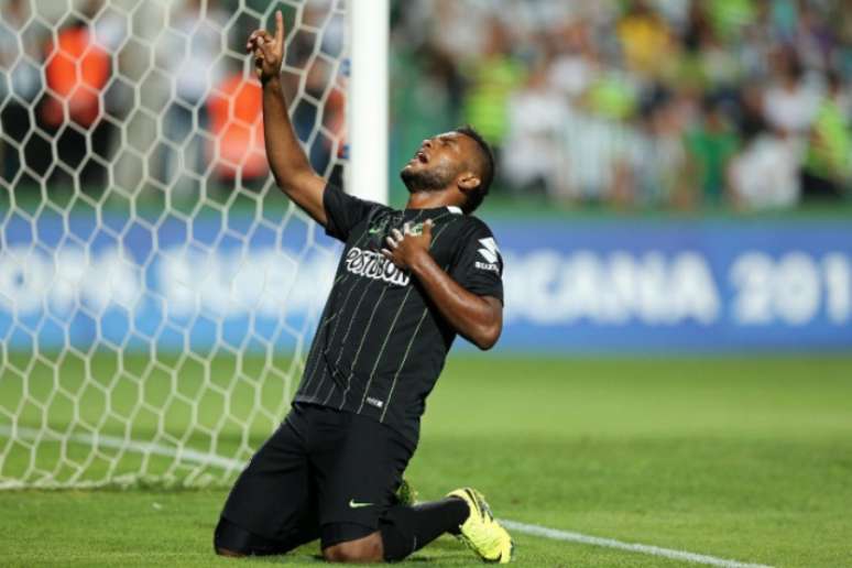 Miguel Borja é um dos alvos do Palmeiras para 2017 - Foto: Heuler Andrey / AFP