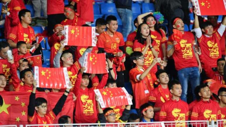 Investimento em futebol é gesto de aproximação da China com público chinês e estrangeiro, diz especialista