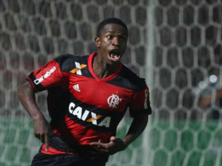 Com apenas 16 anos, Vinícius Júnior já possui multa milionária (Foto: Divulgação/Flamengo)