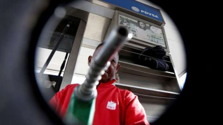 O preço da gasolina depende de muitos fatores, como os subsídios ou impostos governamentais