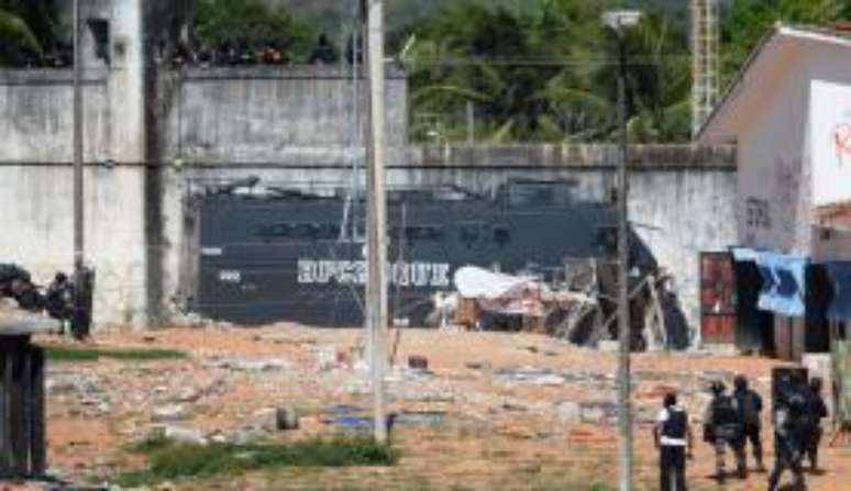 Policiais do Batalhão de Choque invadem a Penitenciária Estadual de Alcaçuz, no Rio Grande do Norte
