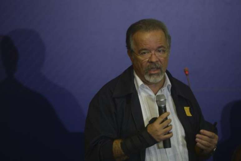 O ministro da Defesa, Raul Jungmann, fala à imprensa sobre a atuação das Forças Armadas nos presídios brasileiros 