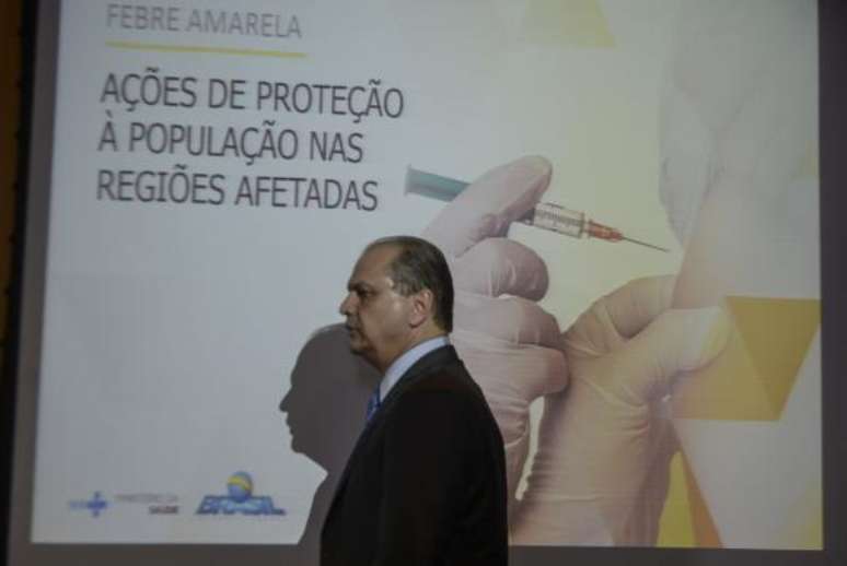 O ministro da Saúde, Ricardo Barros, dá entrevista para atualizar a situação da febre amarela nas regiões afetadas pela doença