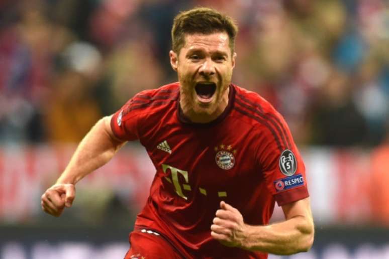 Xabi Alonso está no Bayern desde 2014 (Foto: Christof Stache / AFP)