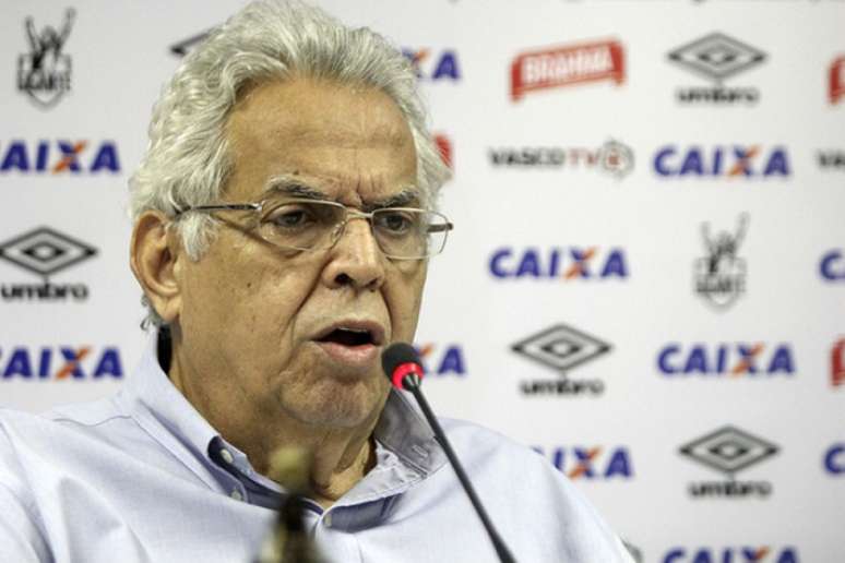 Eurico Miranda garantiu que chegarão todos os reforços que ele prometeu (Foto: Paulo Fernandes/Vasco.com.br)