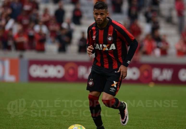 Léo tem 95 partidas pelo Furacão. (Divulgação/Atlético-PR)