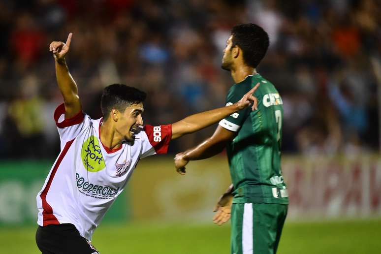 Braian, jogador do Paulista, comemora seu gol durante partida contra a Chapecoense, válida pelas quartas de final da Copa São Paulo de Juniores 2017