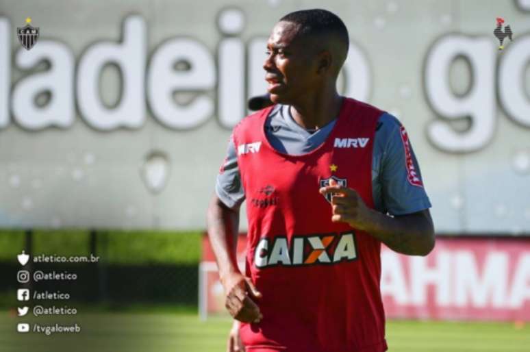 Convocado por Tite, Robinho jogou ao lado de Pratto e Luan. Fred ficou isolado na frente(Foto: Bruno Cantini/Atlético-MG)