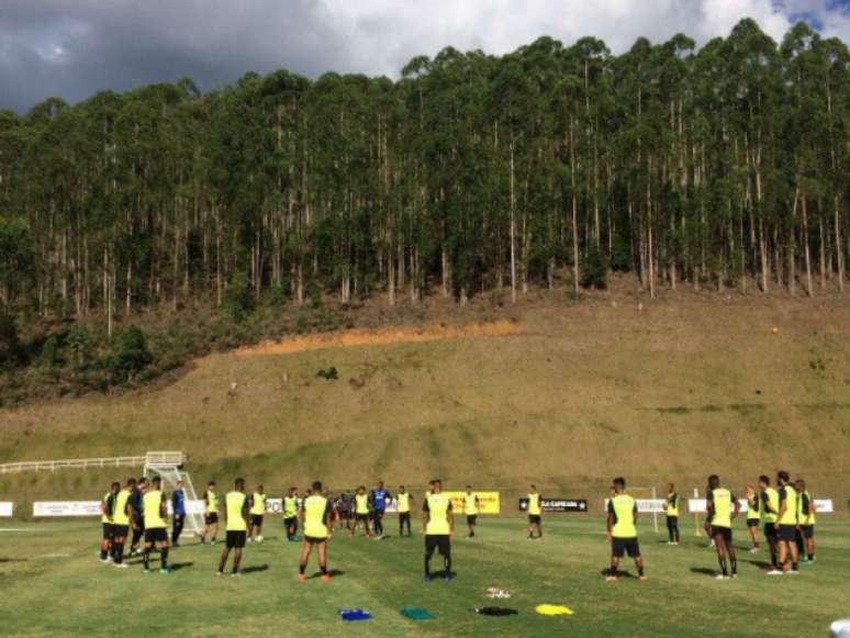 O Botafogo contava com 34 atletas na atividade, mas terá dois jogadores a mais em breve (Divulgação)