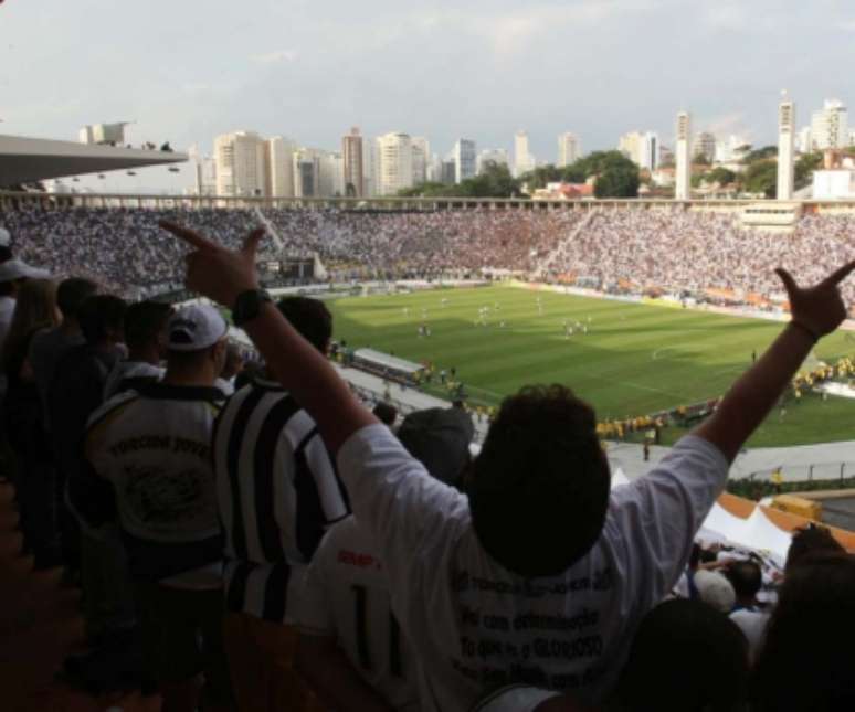 Pacaembu será palco do primeiro teste do Santos em 2017 (Foto: Eduardo Viana/Lancepress!)