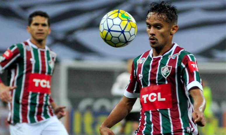 Scarpa em ação com a camisa do Fluminense (Foto: Bruno Ulivieri /Raw Image/LANCE!Press)