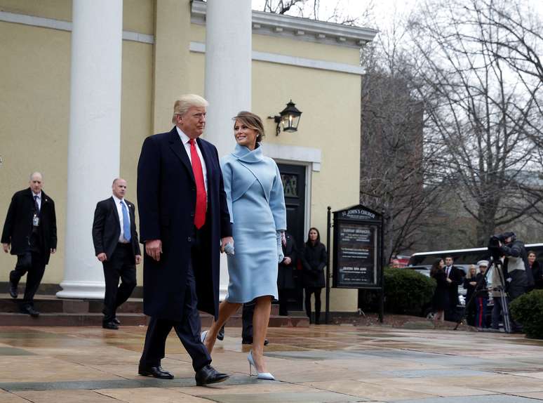 Donald Trump e Melania deixam a igreja de St. John&#039;s