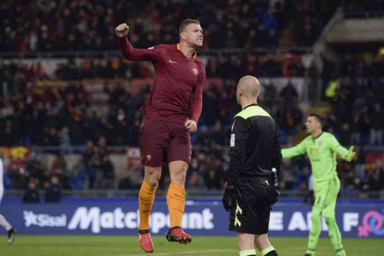 Dzeko tem 14 gols no Campeonato Italiano (Foto: Reprodução / Twitter)