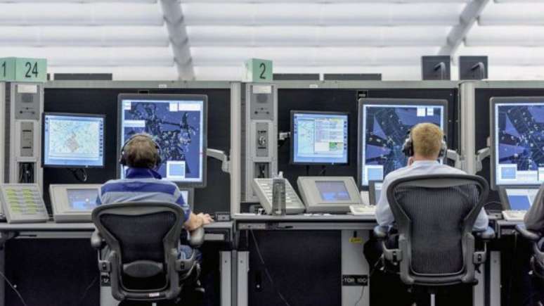 Os controladores de voos são estimulados a fazer intervalos e dormir por alguns minutos