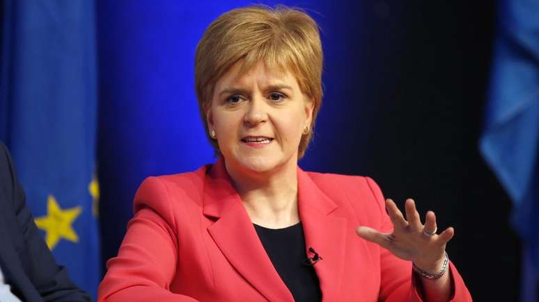 Nicola Sturgeon ameaça novo plebiscito de independência na Escócia