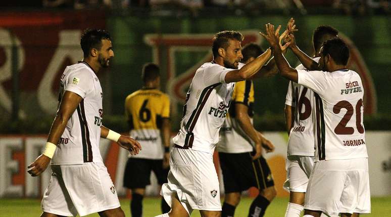 Henrique comemora seu gol na vitória do Fluminense sobre o Criciúma na abertura da Primeira Liga