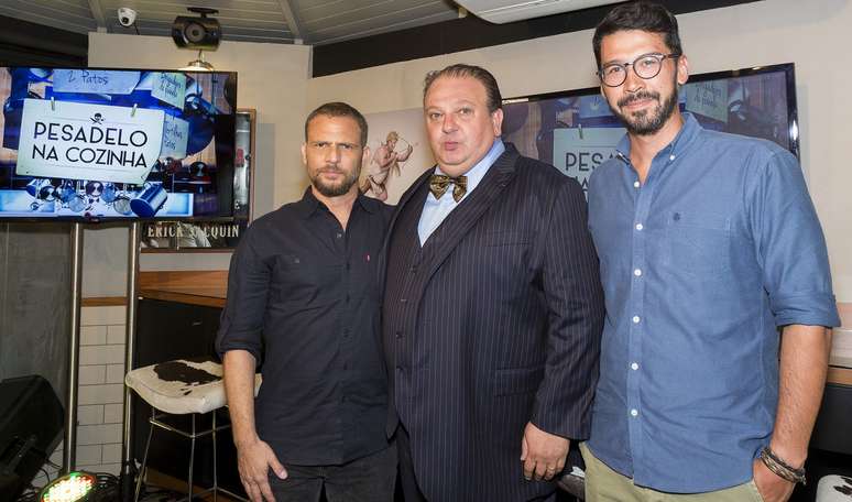 Jacquin entre o diretor do programa, Max Solla, e o diretor de programação da Band, Fernando Sugueno