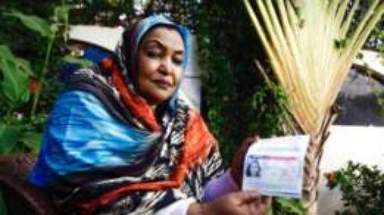 Fatima Abul Qasim Gash, cidadã sudanesa que iria aos EUA, foi mandada de volta a seu país do aeroporto de Doha