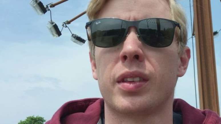 Steve Huffman quer precisar apenas de óculos escuros em caso de emergência