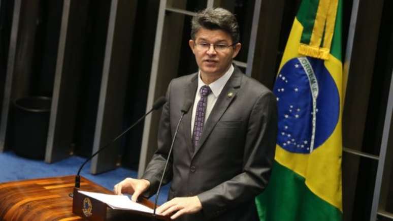 Medeiros chegou ao Senado em 2015 e defendeu a saíde de Dilma 