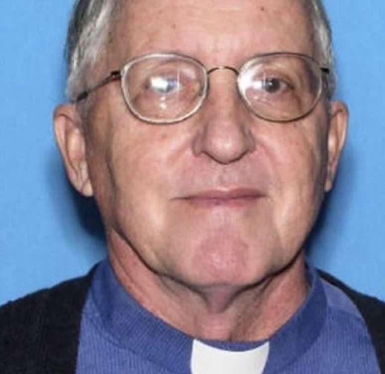 "Pe&ccedil;o que a pessoa considerada culpada do meu assassinato n&atilde;o seja submetida &agrave; pena de morte em nenhuma circunst&acirc;ncia", escreveu o padre em documento que foi registrado em cart&oacute;rio. 