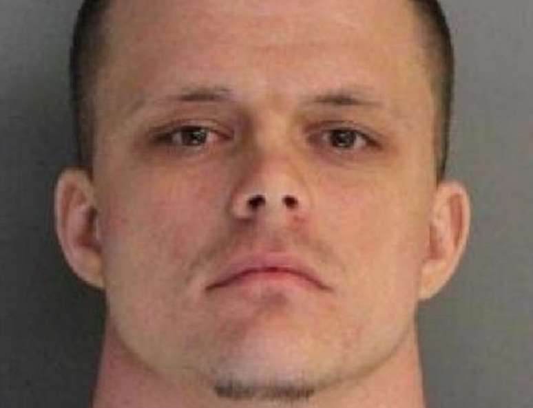 Steven Murray, de 28 anos, confessou ter matado o padre Robert e pode ser condenado &agrave; morte com uma inje&ccedil;&atilde;o letal.