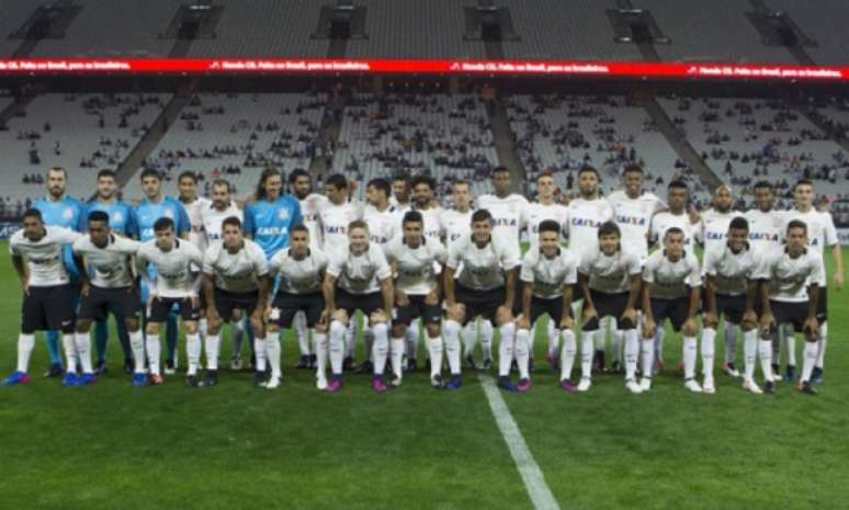 Elenco do Corinthians foi apresentado na última quarta-feira (Foto: Daniel Augusto Jr)