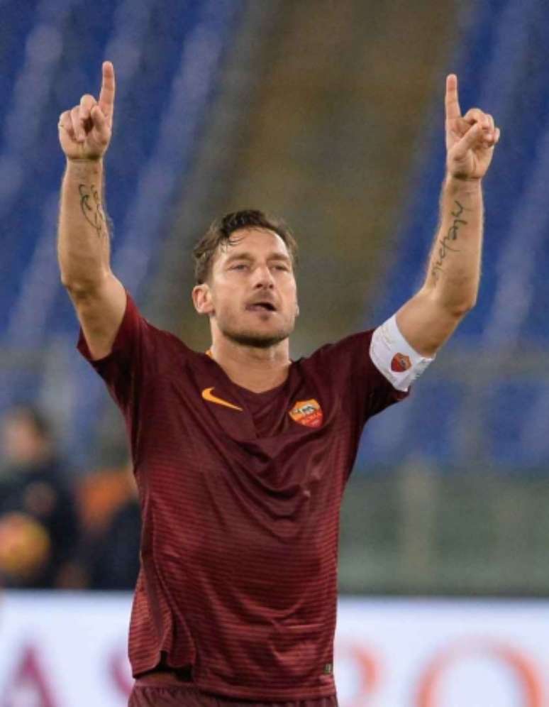 Totti é o maior ídolo da história da Roma (Foto: Reprodução / Twitter)