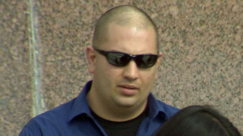 Kevin Curry, o filho, disse que tinha deixado o pai em um hospital durante uma viagem &agrave; Ingaterra