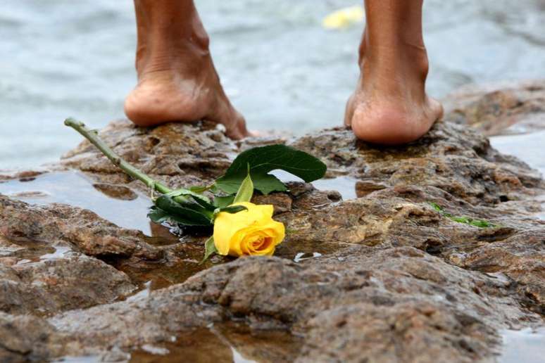 A preocupa&ccedil;&atilde;o com o meio ambiente e o ac&uacute;mulo de lixo no fundo do mar fez com que as campanhas por oferendas n&atilde;o poluentes se intensificassem este ano.