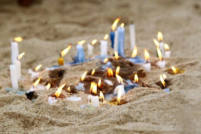 Apesar de a festa ser organizada por adeptos do candombl&eacute;, a festa do Rio Vermelho evidencia o sincretismo religioso da capital baiana e re&uacute;ne cat&oacute;licos, esp&iacute;ritas e fieis de religi&otilde;es de matriz africana.