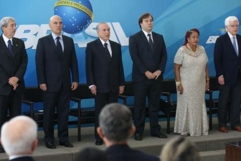 Brasília - Presidente Michel Temer dá posse aos ministros da Secretaria de Governo da Presidência da República, Antônio Imbassahy; da Justiça e Segurança Pública, Alexandre de Moraes; dos Direitos Humanos, Luislinda Valois; e da Secretaria-Geral da Presidência da República, Moreira Franco -