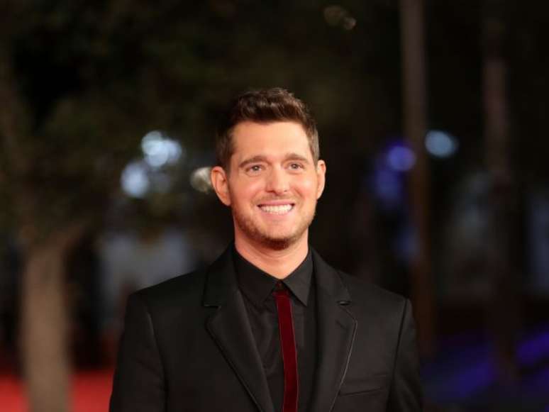 Filho de Michael Bublé remove tumor no fígado após cirurgia: 'Câncer foi embora'