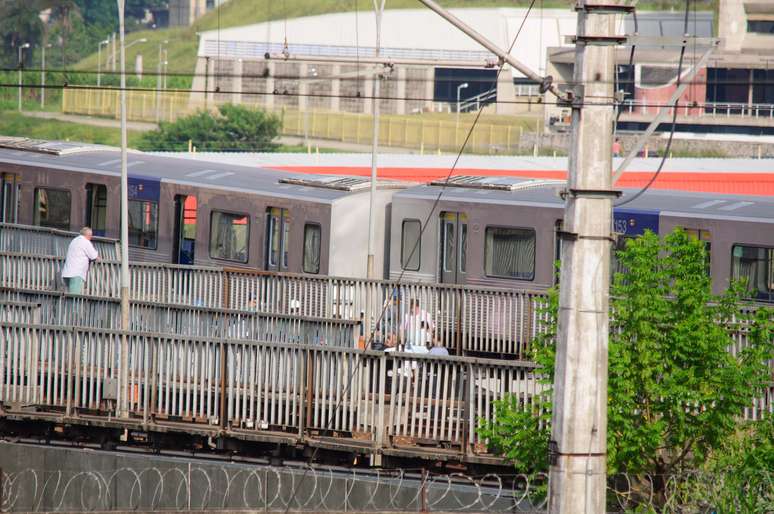 Linha Vermelha do Metrô de São Paulo registrou um descarrilamento na tarde de terça-feira