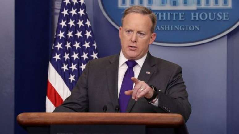 O porta voz da Casa Blanca, Sean Spicer, afirmou que a decisão da Nordstrom teve motivação políticas 